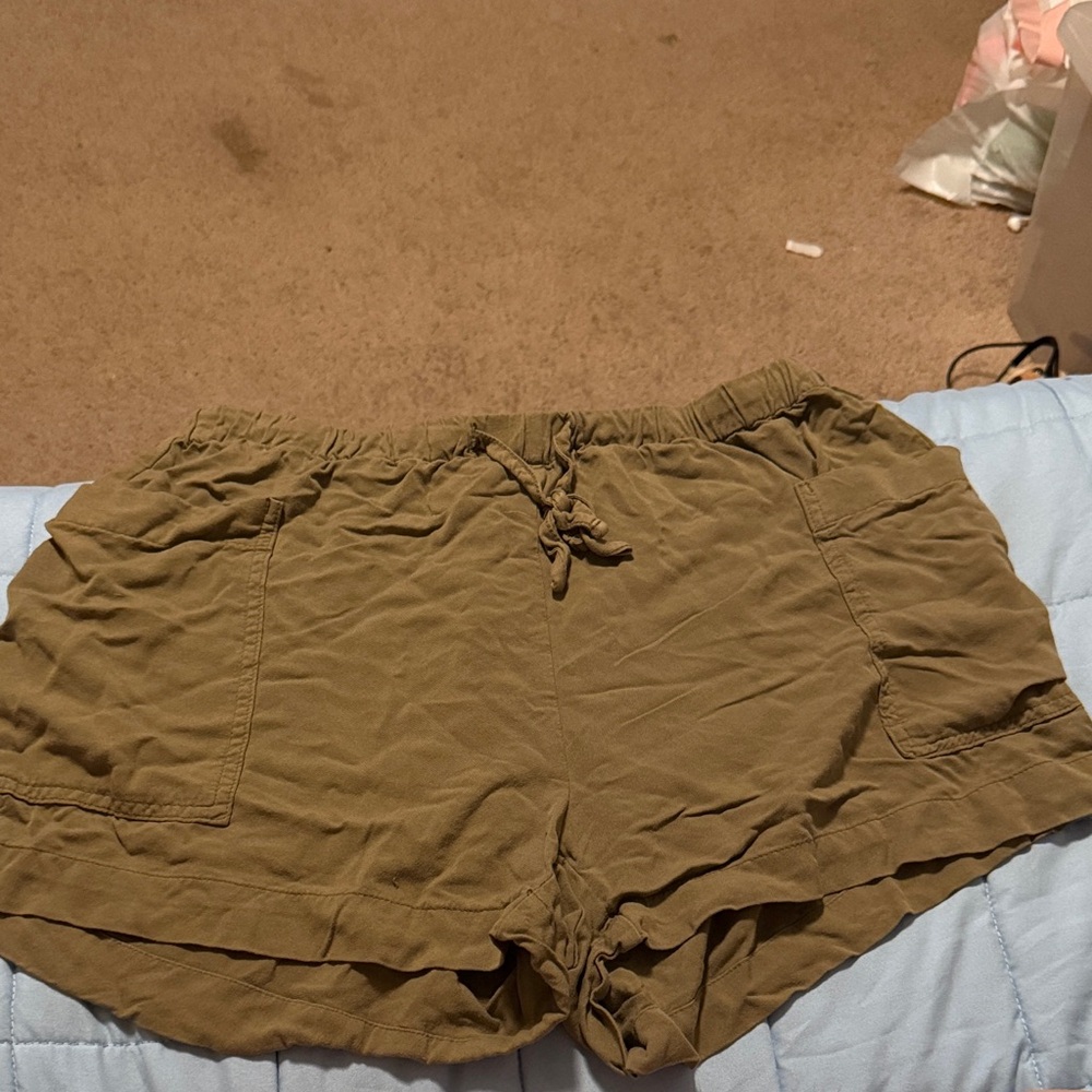 Old Navy Olive Women's Cargo Shorts